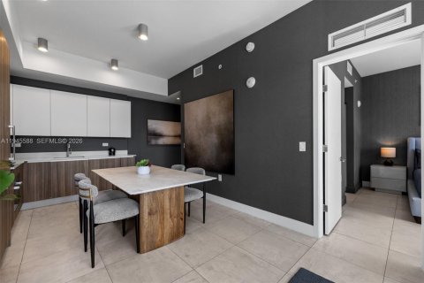 Condominio en venta en Miami, Florida, 1 dormitorio, 53.05 m2 № 2002474 - foto 9