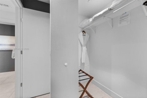 Condominio en venta en Miami, Florida, 1 dormitorio, 53.05 m2 № 2002474 - foto 27