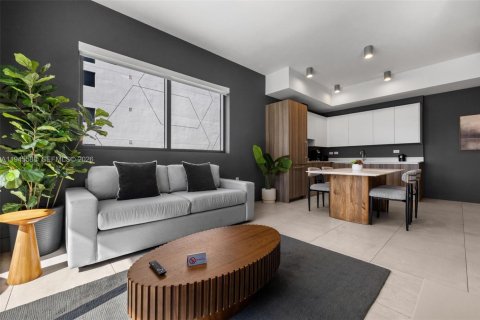 Condominio en venta en Miami, Florida, 1 dormitorio, 53.05 m2 № 2002474 - foto 20
