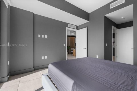 Condominio en venta en Miami, Florida, 1 dormitorio, 53.05 m2 № 2002474 - foto 25