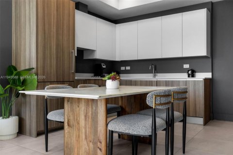 Condominio en venta en Miami, Florida, 1 dormitorio, 53.05 m2 № 2002474 - foto 17