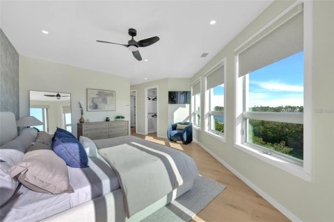 House in Sarasota, Florida 4 bedrooms, 306.02 sq.m. № 2393485 - photo 27
