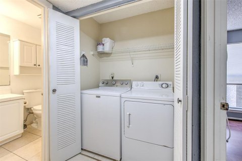 Condo in Tampa, Florida, 1 bedroom № 2102177 - photo 17