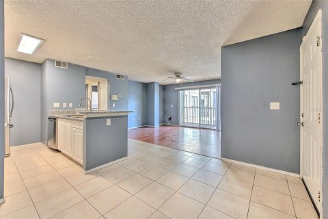 Condo in Tampa, Florida, 1 bedroom № 2102177 - photo 6