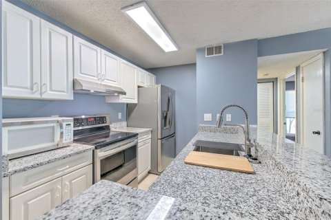 Condo in Tampa, Florida, 1 bedroom № 2102177 - photo 8