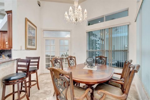 House in Wellington, Florida 5 bedrooms, 381.36 sq.m. № 1738218 - photo 21