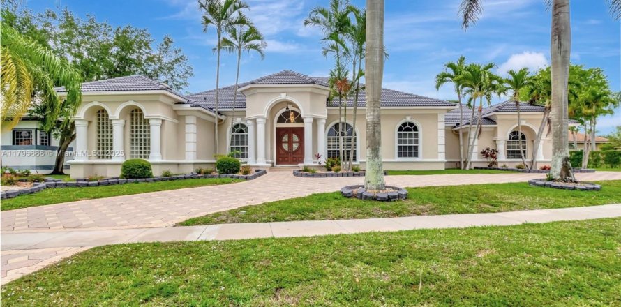 House in Wellington, Florida 5 bedrooms, 381.36 sq.m. № 1738218