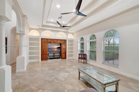 House in Wellington, Florida 5 bedrooms, 381.36 sq.m. № 1738218 - photo 30