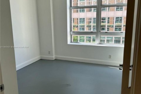 Copropriété à vendre à Miami, Floride: 2 chambres, 78.97 m2 № 1686329 - photo 7