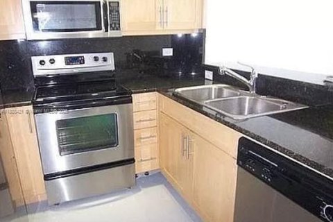 Copropriété à vendre à Miami, Floride: 2 chambres, 78.97 m2 № 1686329 - photo 2