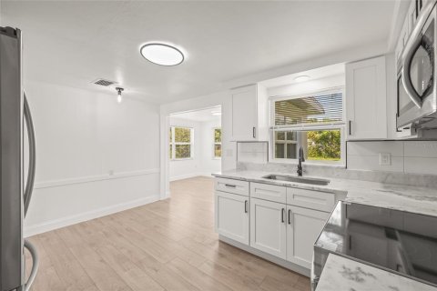 Casa en venta en New Port Richey, Florida, 2 dormitorios, 84.36 m2 № 1834845 - foto 9