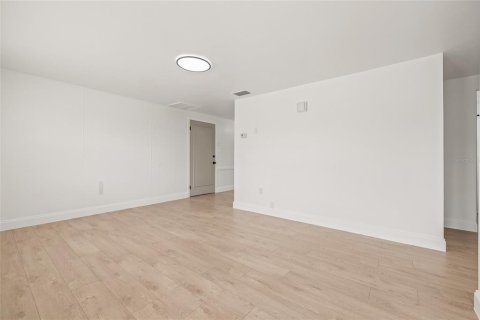 Casa en venta en New Port Richey, Florida, 2 dormitorios, 84.36 m2 № 1834845 - foto 11