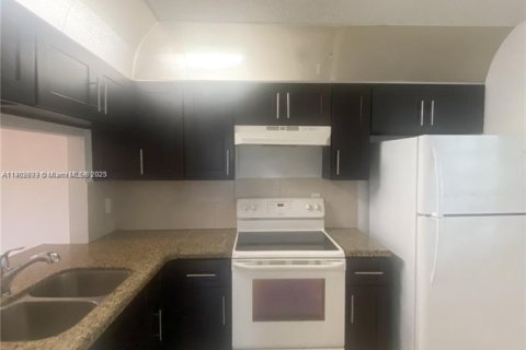 Copropriété à louer à Pembroke Pines, Floride: 2 chambres, 84.91 m2 № 1954707 - photo 9