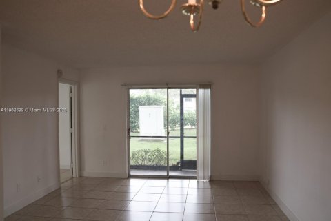 Copropriété à louer à Pembroke Pines, Floride: 2 chambres, 84.91 m2 № 1954707 - photo 27