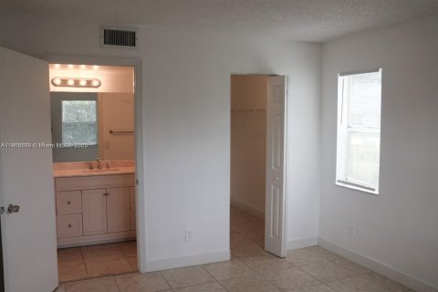 Copropriété à louer à Pembroke Pines, Floride: 2 chambres, 84.91 m2 № 1954707 - photo 17