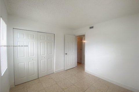 Copropriété à louer à Pembroke Pines, Floride: 2 chambres, 84.91 m2 № 1954707 - photo 7
