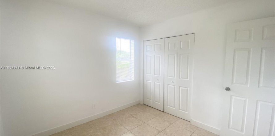 Condo à Pembroke Pines, Floride, 2 chambres  № 1954707