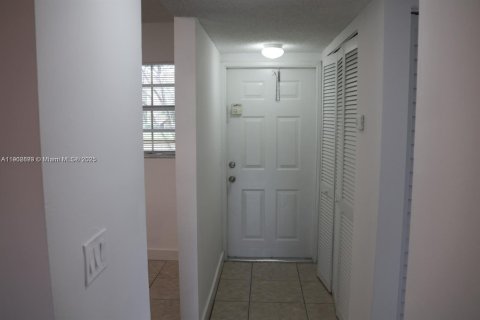 Copropriété à louer à Pembroke Pines, Floride: 2 chambres, 84.91 m2 № 1954707 - photo 26