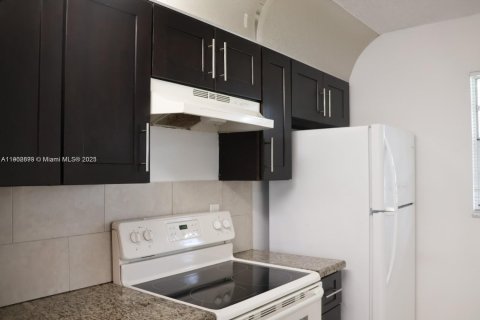 Copropriété à louer à Pembroke Pines, Floride: 2 chambres, 84.91 m2 № 1954707 - photo 11