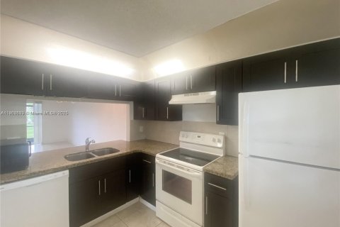 Copropriété à louer à Pembroke Pines, Floride: 2 chambres, 84.91 m2 № 1954707 - photo 8