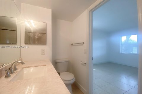 Copropriété à louer à Pembroke Pines, Floride: 2 chambres, 84.91 m2 № 1954707 - photo 14