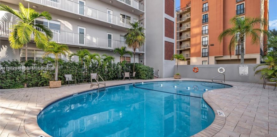 Condo in Coral Gables, Florida, 2 bedrooms  № 2041725