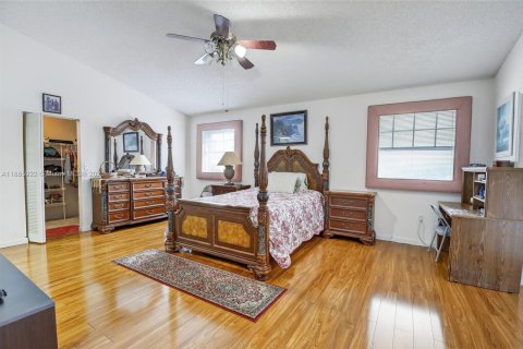 Villa ou maison à vendre à Pembroke Pines, Floride: 5 chambres, 263.75 m2 № 1933548 - photo 21