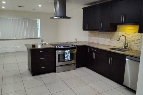 Villa ou maison à louer à Royal Palm Beach, Floride: 3 chambres, 134.15 m2 № 1966805 - photo 19