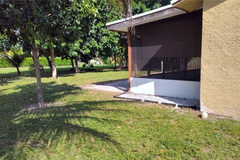 Villa ou maison à louer à Royal Palm Beach, Floride: 3 chambres, 134.15 m2 № 1966805 - photo 18