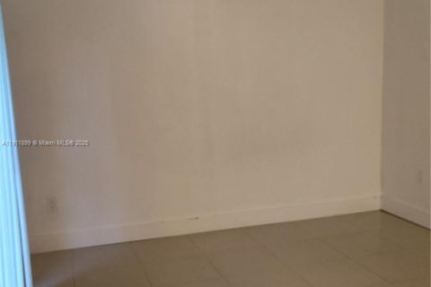 Villa ou maison à louer à Royal Palm Beach, Floride: 3 chambres, 134.15 m2 № 1966805 - photo 11