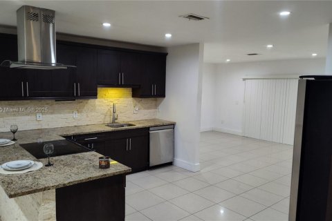 Villa ou maison à louer à Royal Palm Beach, Floride: 3 chambres, 134.15 m2 № 1966805 - photo 7