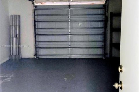 Villa ou maison à louer à Royal Palm Beach, Floride: 3 chambres, 134.15 m2 № 1966805 - photo 14