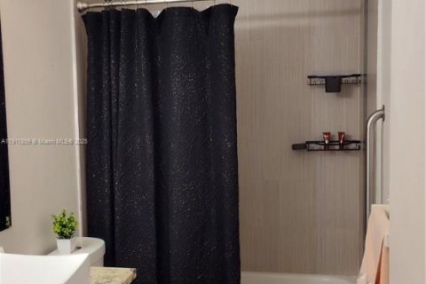 Villa ou maison à louer à Royal Palm Beach, Floride: 3 chambres, 134.15 m2 № 1966805 - photo 3