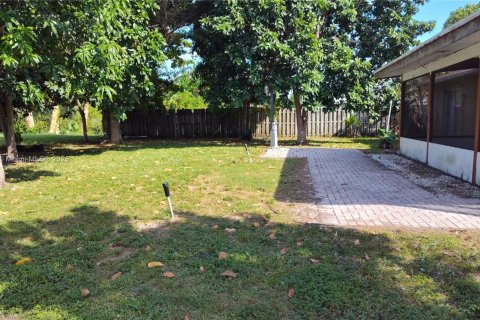 Villa ou maison à louer à Royal Palm Beach, Floride: 3 chambres, 134.15 m2 № 1966805 - photo 17