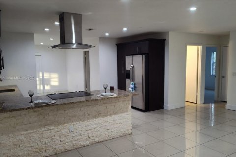 Villa ou maison à louer à Royal Palm Beach, Floride: 3 chambres, 134.15 m2 № 1966805 - photo 6