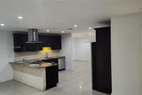 Villa ou maison à louer à Royal Palm Beach, Floride: 3 chambres, 134.15 m2 № 1966805 - photo 29