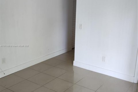 Villa ou maison à louer à Royal Palm Beach, Floride: 3 chambres, 134.15 m2 № 1966805 - photo 26