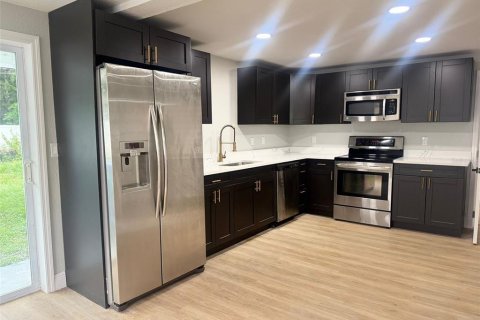 Villa ou maison à vendre à Tampa, Floride: 4 chambres, 173.91 m2 № 1904776 - photo 4