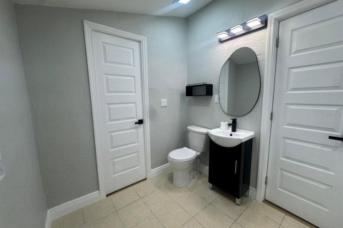 Villa ou maison à vendre à Tampa, Floride: 4 chambres, 173.91 m2 № 1904776 - photo 25