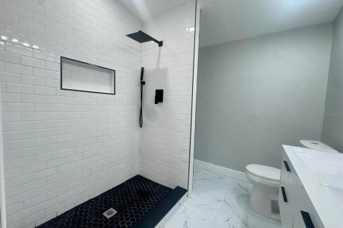 Villa ou maison à vendre à Tampa, Floride: 4 chambres, 173.91 m2 № 1904776 - photo 2