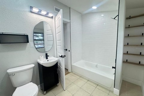 Villa ou maison à vendre à Tampa, Floride: 4 chambres, 173.91 m2 № 1904776 - photo 24