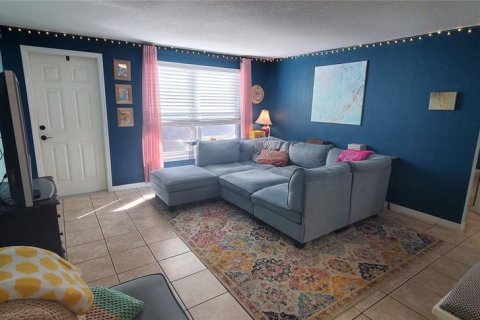 Casa en venta en New Port Richey, Florida, 3 dormitorios, 65.03 m2 № 1553887 - foto 6