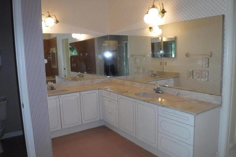 Купить виллу или дом в Дейтона-Бич, Флорида 3 комнаты, 238.57м2, № 2287876 - фото 15