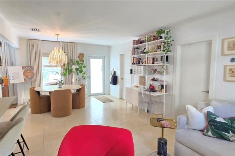Condo in Miami Beach, Florida, 2 bedrooms  № 2018026