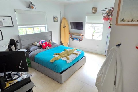 Condo in Miami Beach, Florida, 2 bedrooms  № 2018026 - photo 9