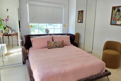 Condo in Miami Beach, Florida, 2 bedrooms  № 2018026 - photo 8