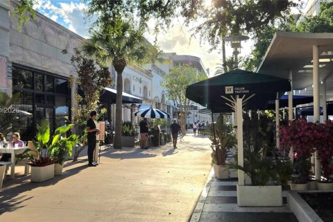 Condo in Miami Beach, Florida, 2 bedrooms  № 2018026 - photo 17