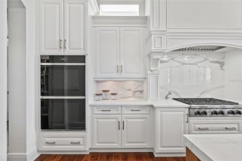 Купить виллу или дом в Тампа, Флорида 11 комнат, 525.55м2, № 1549350 - фото 24
