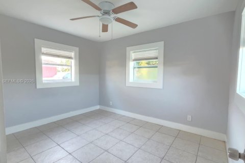 Casa en venta en Fort Lauderdale, Florida, 2 dormitorios, 58.53 m2 № 2173776 - foto 12