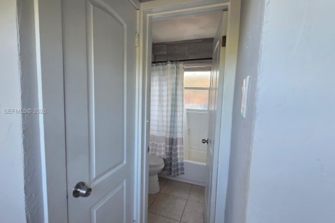 Casa en venta en Fort Lauderdale, Florida, 2 dormitorios, 58.53 m2 № 2173776 - foto 7